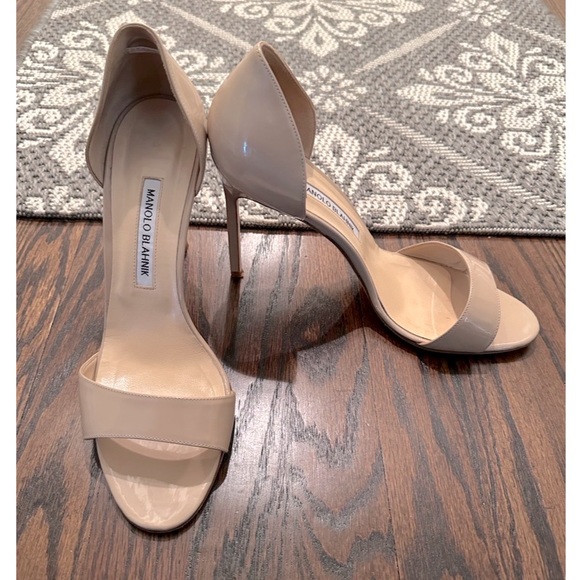 COPY - Manolo Blahnik Patent Leather Heels - Picture 2 of 9